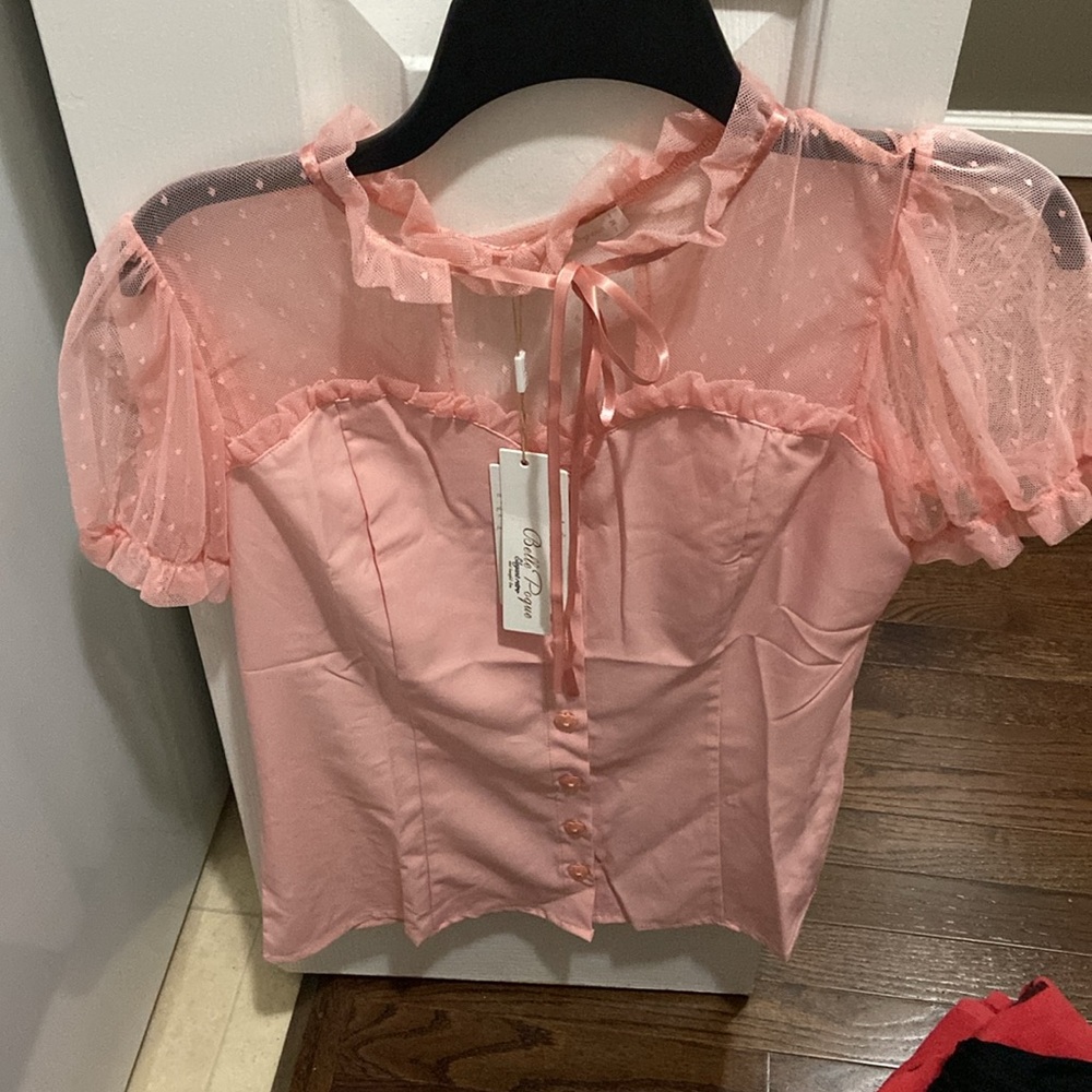 NWT Belle Pogue peachy pink size M beautiful vintage style with heart buttons